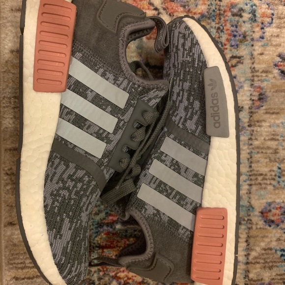 Women’s Adidas NMD - Picture 5 of 6